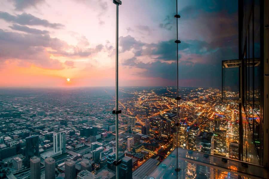 Chicago: Skydeck Ticket and Deep Dish Pizza Dinner - Additional Practical Details