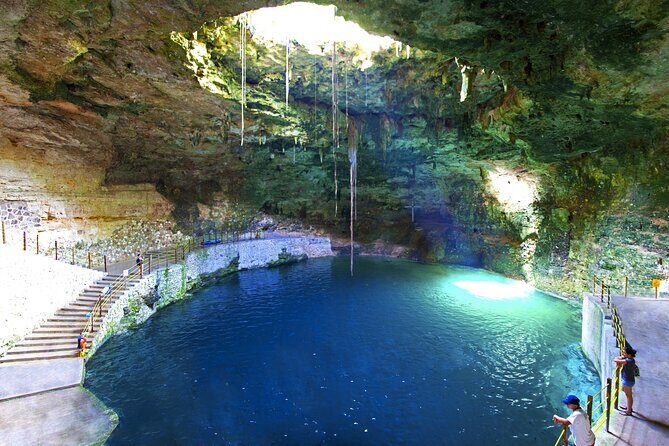 Chichén Itzá, Valladolid and 2 cenotes Ik kil and suytun - Suytún Cenote: A Magical Underground Pool