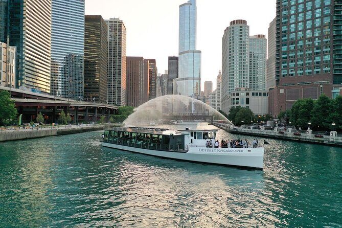 City Cruises Chicago: Fireworks Premier Plus Dinner Cruise - Is This Tour Worth the Price?