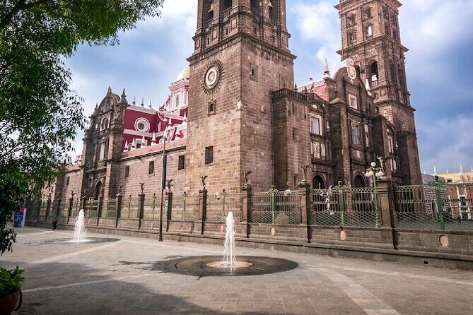 Cooking Class and Cultural Tour to Puebla from Mexico - Transportation and Group Dynamics