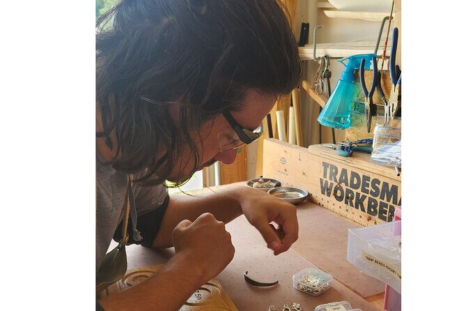 Creative Upcycling Art Classes - A Closer Look at the Upcycling Art Class Experience