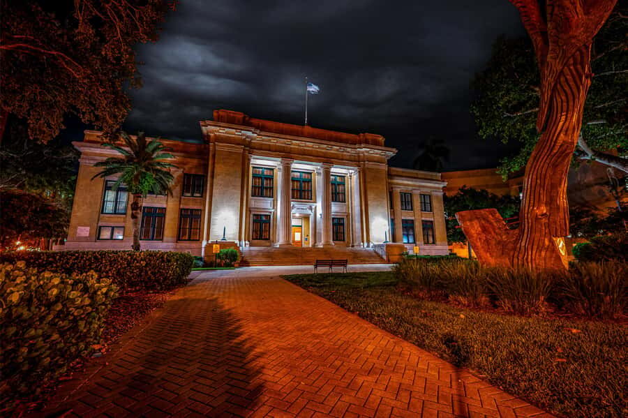 Footsteps of the Forsaken Frights: Fort Myers Ghost Tour - A Detailed Look at the Experience