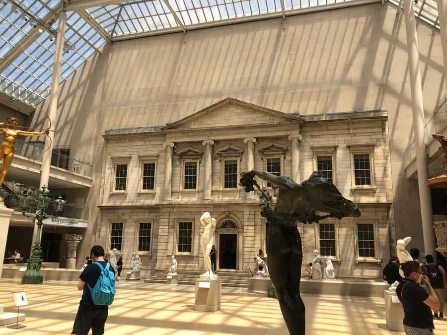Guided Tour of the Metropolitan Museum of Art - Exploring the Highlights of the Met with a Guide