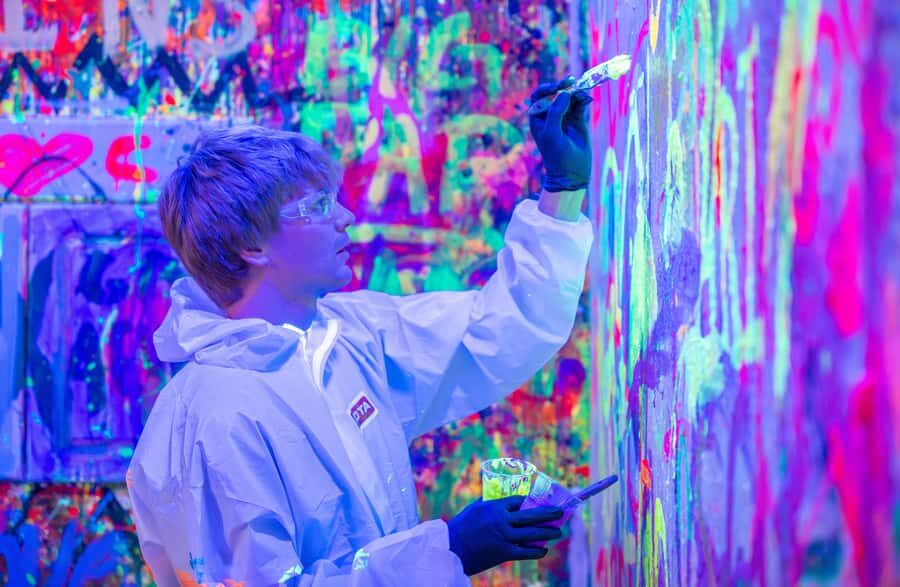 Houston: Private Paint Therapy Experience (Neon Light) - Who Should Try It?