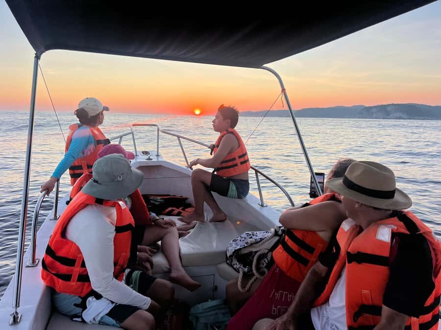 Huatulco: Sunset on a boat in the ocean - Practical Details and What to Expect