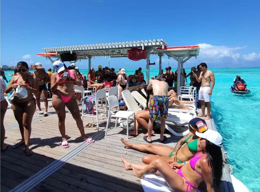Ibiza Floating Bar Island Tour in San Andres with DJ and Live Music - The Value of the Experience