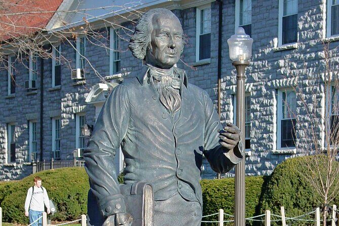 James Madison University Scavenger Hunt and Escape Game - Why Choose This Experience?