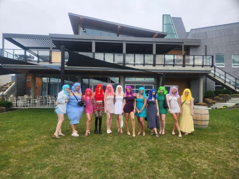 Kelowna: Private Or Public West Kelowna Wine Tours - A Closer Look at the Kelowna Wine Tour Experience