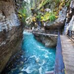 Lake Louise, Moraine, Emerald, Johnston Canyon & Yoho tour - Who Should Consider This Tour?