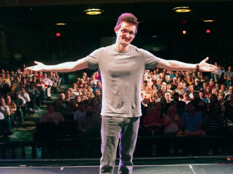 Las Vegas: An R-Rated Magic Show - What to Expect: The Magic & Mayhem