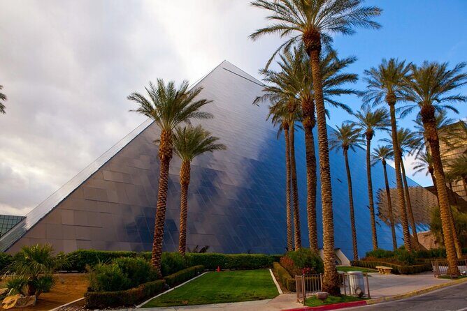 Las Vegas Night Tour in Spanish - Fremont Street Experience: Old Vegas Charm