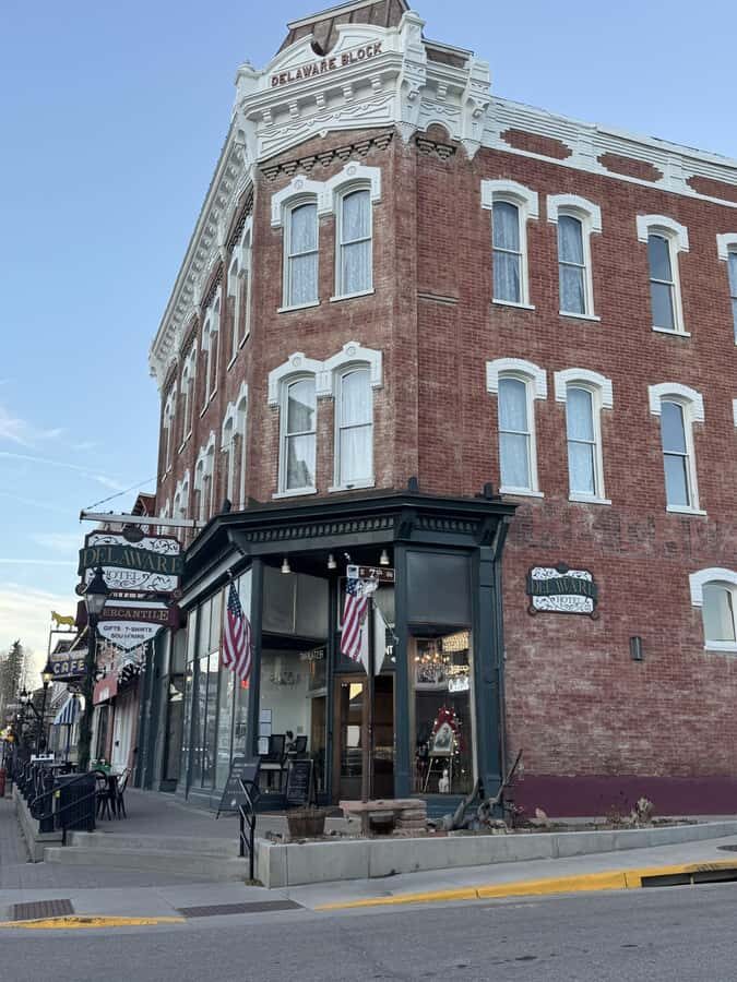 Leadville Historic Bar Crawl: From Gunfighters to Ghosts - Key Points