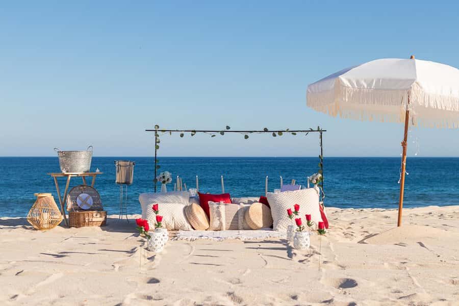 Luxury oceanfront picnic in Los Cabos - Exploring the Details of a Los Cabos Oceanfront Picnic