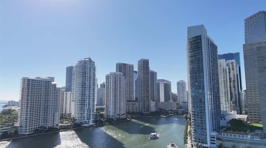 Miami Boat Tour : Mansions & Skyline with optional Pick-up - Who Will Enjoy This Tour?