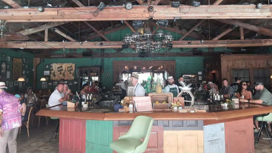 Miami: Food tour in French in a convertible Mustang or luxury SUV - Authentic Flavors and Cultural Insights