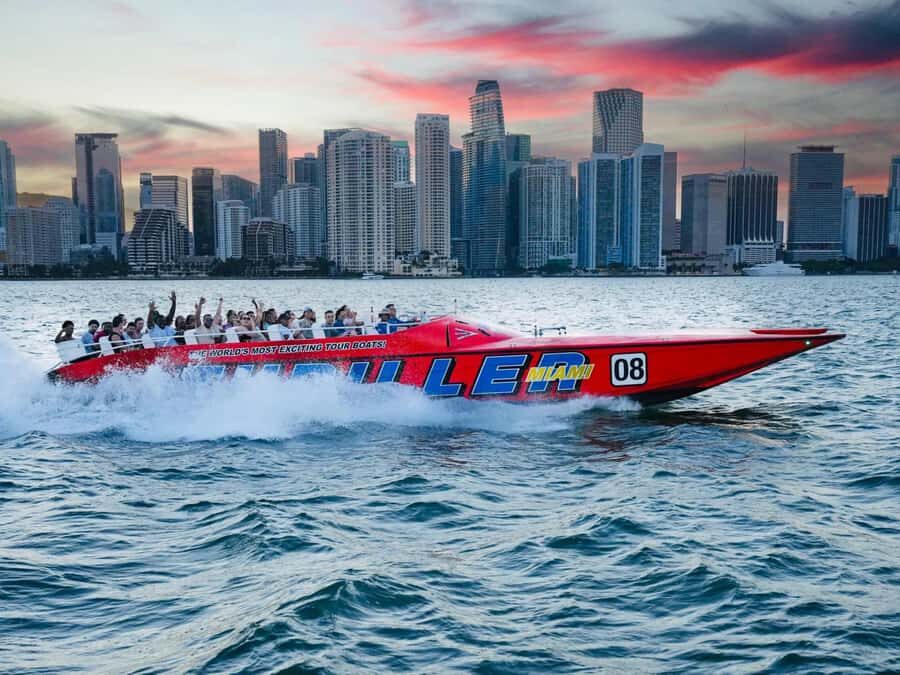 Miami: Personalized Tour: Biscayne Bay Speedboat by Pintours - An in-depth Look at the Biscayne Bay Speedboat Tour
