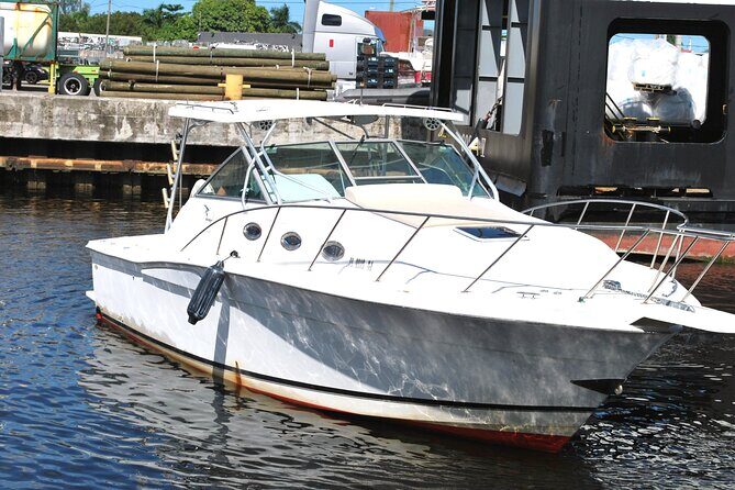 Miami Private 38 Express Cruiser Yacht with Captain - FAQs