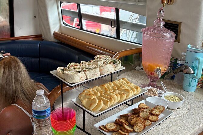 Miami Private Yacht Cruise  Discover Iconic Water Views - FAQ