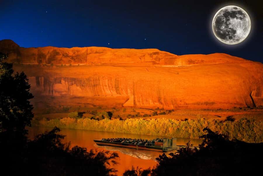 Moab: Colorado River Dinner Cruise with Music and Light Show - Who Will Love This Tour?