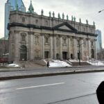 Montreal: Private City Tour by Luxury Sedan - Detailed Breakdown of the Itinerary