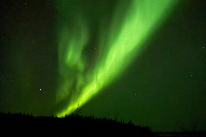 Multi-Day Northern Lights Hotel Packages in Yellowknife - An In-Depth Look at the Yellowknife Aurora Experience