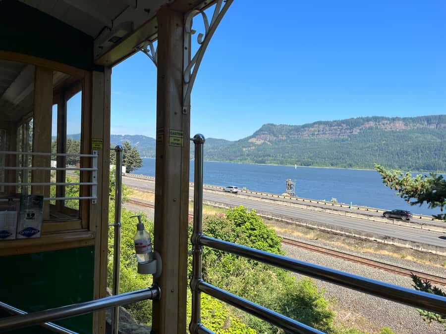Multnomah Falls: Waterfall Corridor Hop-On Hop-Off Trolley - Deep Dive into the Itinerary
