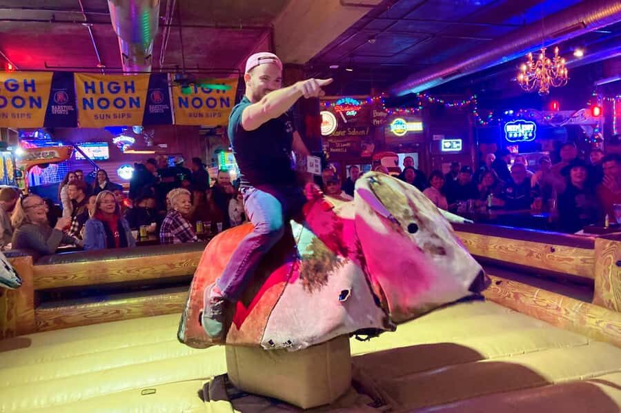 Nashville: Music City Pub Crawl - The Bars and Venues