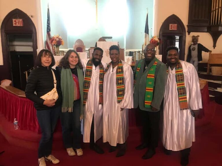 New York City: Harlem Gospel Live Music Concert - Authenticity and Community Feel