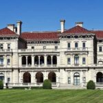 Newport: The Breakers, Marble House & Downtown Day Tour - Exploring Newport: A Day of Opulence and Ocean Views