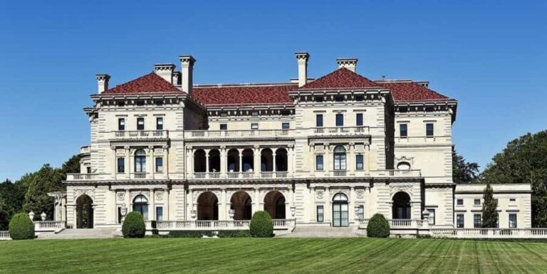 Newport: The Breakers, Marble House & Downtown Day Tour - Exploring Newport: A Day of Opulence and Ocean Views