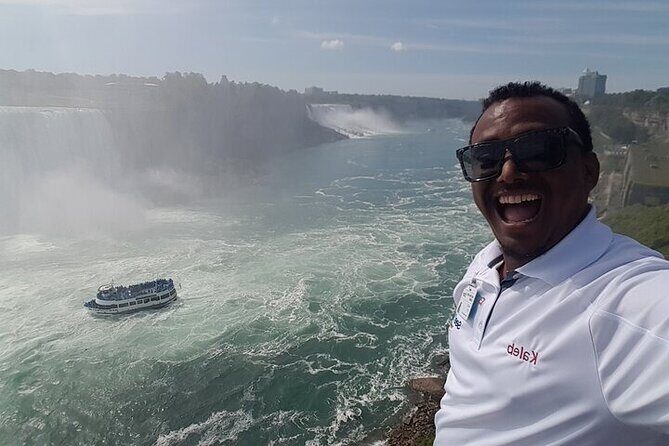 Niagara Elite-Small Group 7 guests: Cruise, Behind Falls, Skylon - Who Should Consider This Tour?