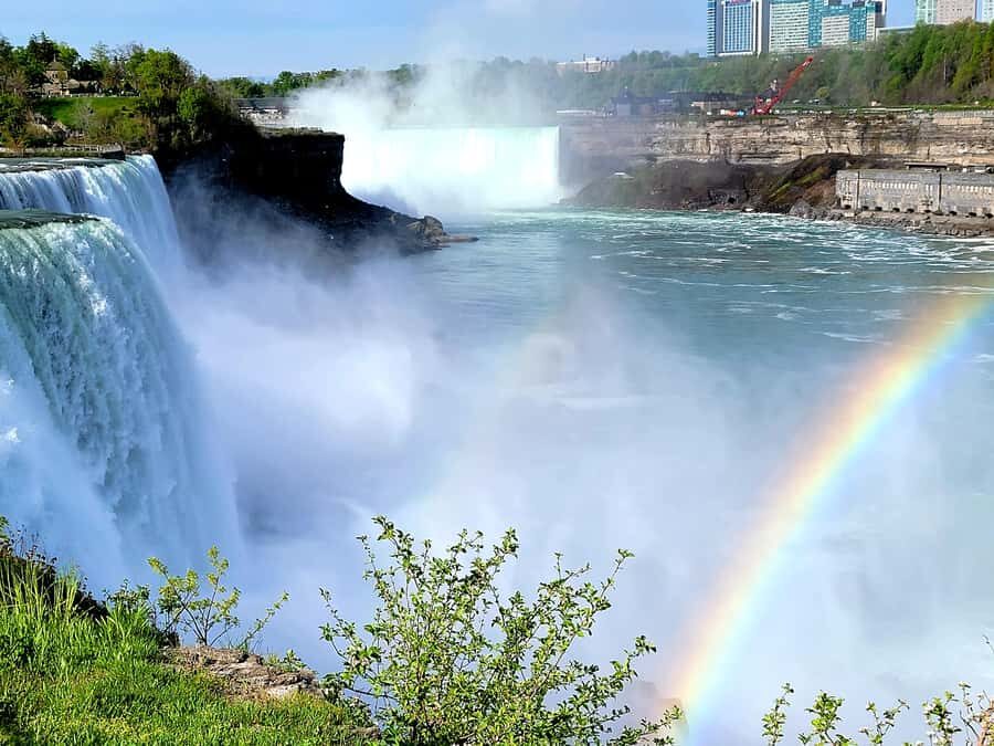 Niagara Falls: Private Sunset Walking Tour - Discovering Niagara Falls at Sunset: A Genuine Insider’s Guide