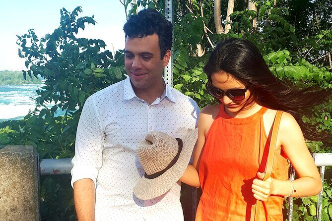 Niagara Falls Walking Tour with Chocolate, Views and Lock Bridge - What to Expect at Each Stop