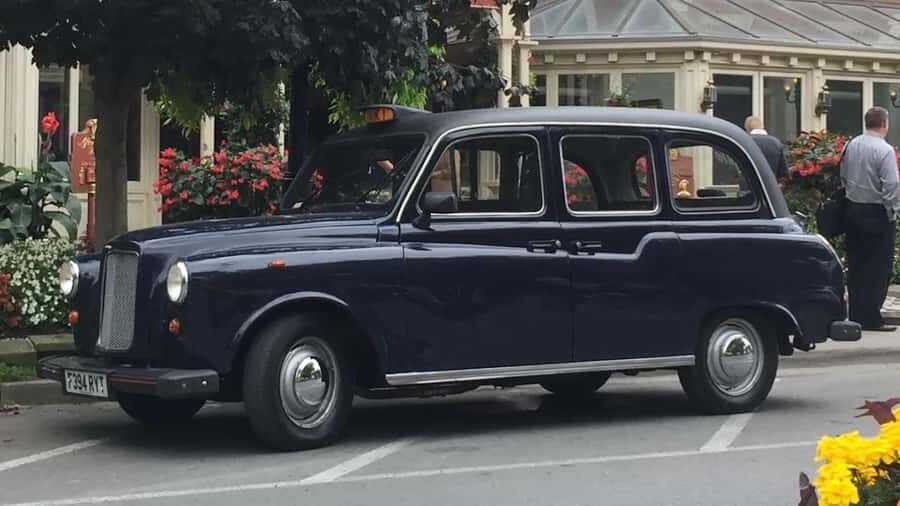 Niagara-on-the-Lake: Private vehicle Wine Tour with Tastings - Exploring the Itinerary in Detail