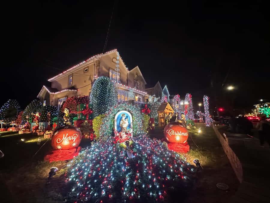 NYC at Night: 3.5 Hour Tour of Holiday Lights - Price and Value Analysis