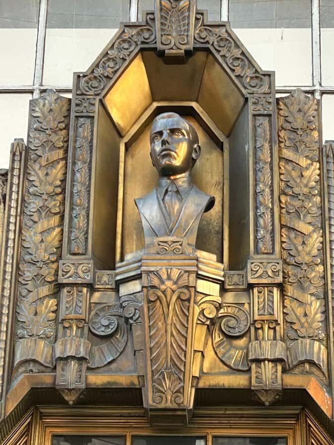 NYC: Frank Sinatra Walking Tour - The Details That Matter