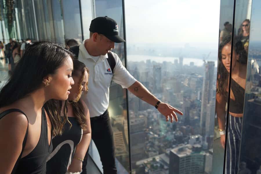 NYC: Midtown Small Group Walking Tour with SUMMIT One - An In-Depth Look at the Tour