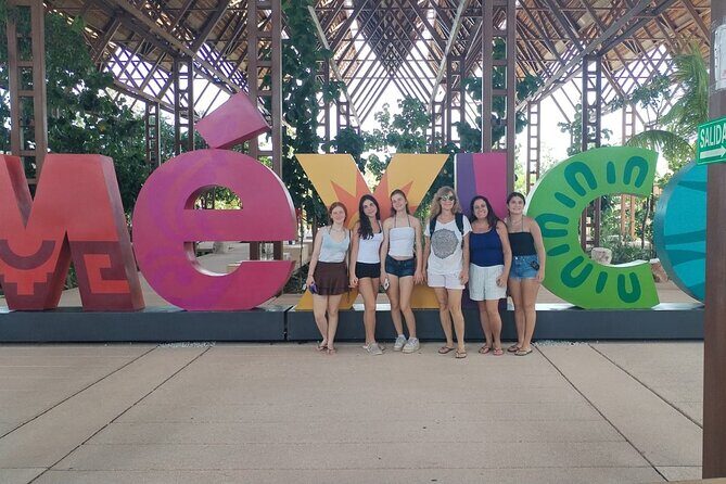 Private Airport Transfers Cancun : to Cancun Hotel Zone - The Ride: Comfort, Convenience, and Connection