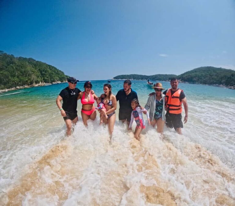 Private boat tour of the Huatulco Bays - An Overview of the Experience