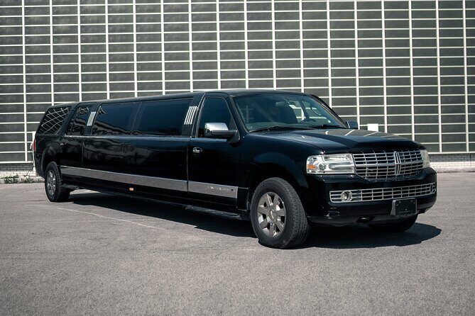 Private Luxury Transfer from YUL to Mont Tremblant - Scenic Drive Through the Laurentians