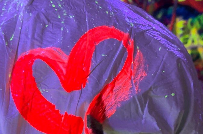 Private Neon Light Shooting and Spinning Art Class in LA - Key Points