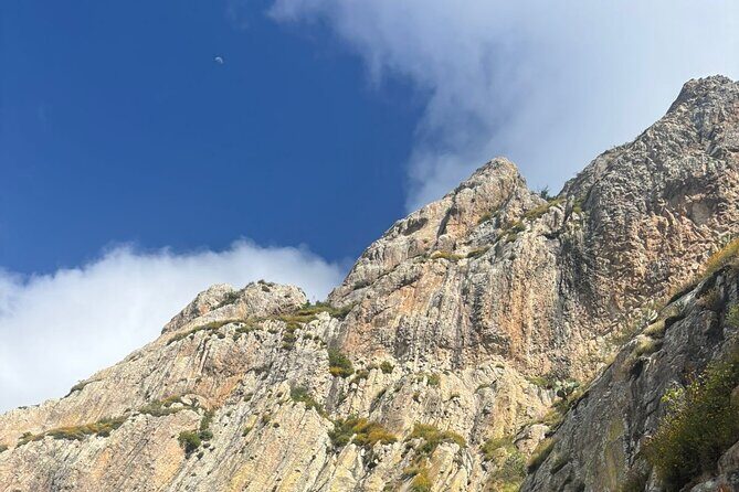 Private Tour Peña de Bernal, Hike and Vineyard Wine Cup Included - A Closer Look at the Peña de Bernal, the Heart of the Tour