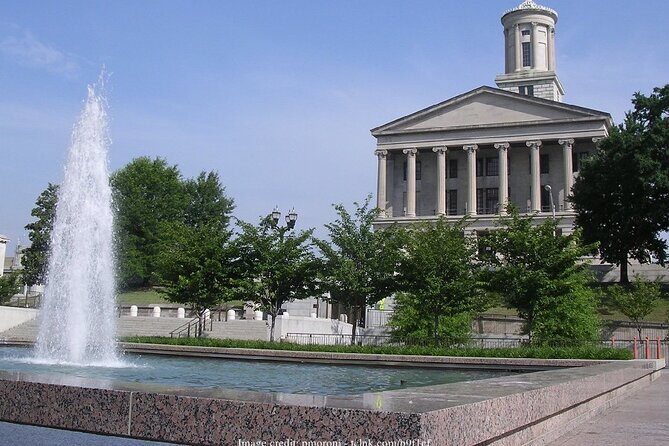 Private Walking Tour with Johnny Cash Museum Admission - Detailed Breakdown of the Itinerary