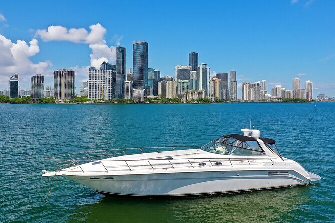 Private Yacht Charter in Miami Sea Ray 500 Sundancer - The Experience in Detail: Cruising through Miami’s Most Famous Waterways