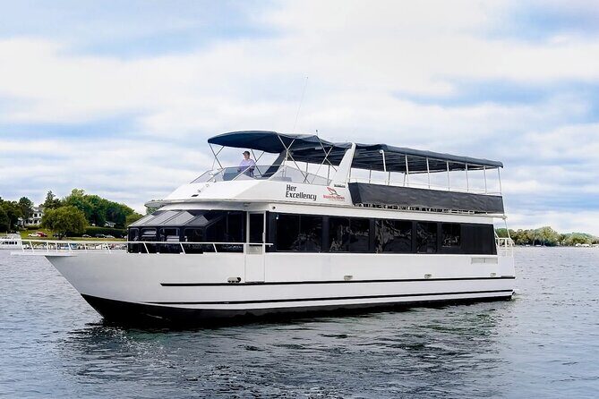 Public Fall Colors Cruise on Lake Minnetonka - Who Should Consider This Cruise?