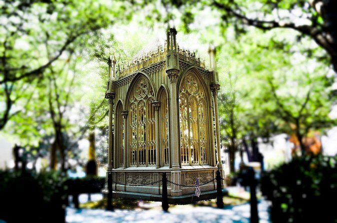 Richmond Cemetery Tour Hollywood Highlights - Who Will Love This Tour?