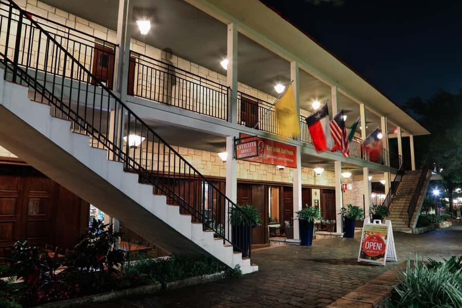 San Antonio: Spirits & Spirits Haunted Pub Crawl - Authenticity and Value
