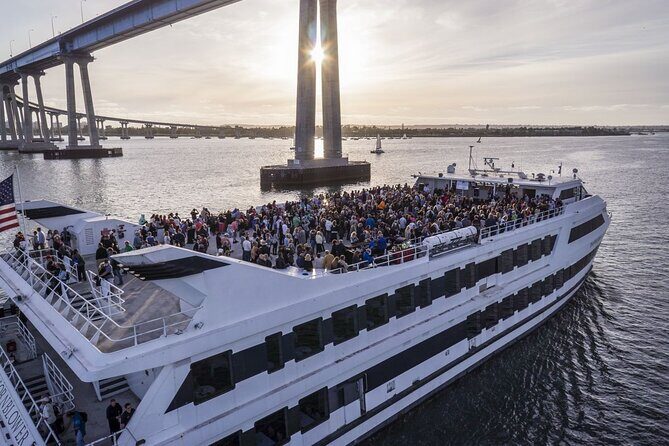 San Diego Christmas Eve Dinner Buffet Cruise - A Detailed Look at the Experience