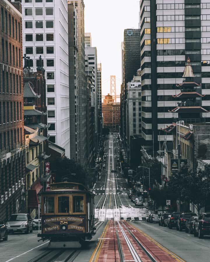 San Francisco: Movie and TV Filming Locations Tour - A Detailed Look at the Film & City Sights Tour