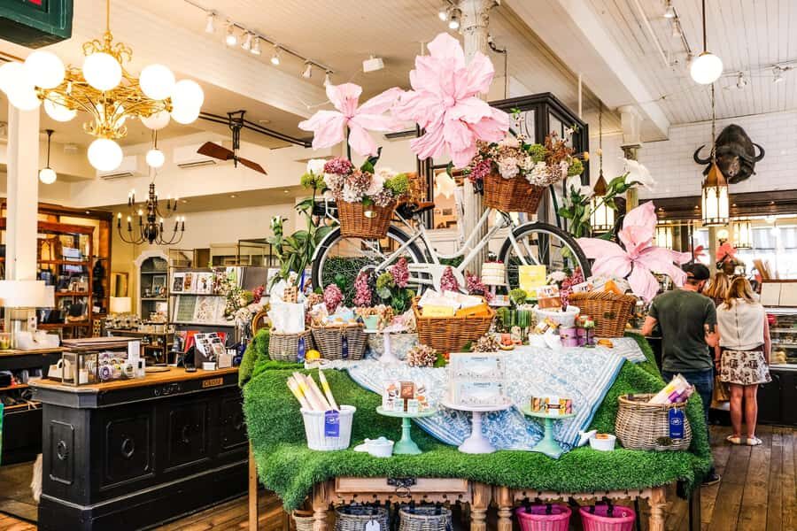 Savannah: Beignets, Donuts, Sweet Treats & More Walking Tour - Detailed Breakdown of the Tour